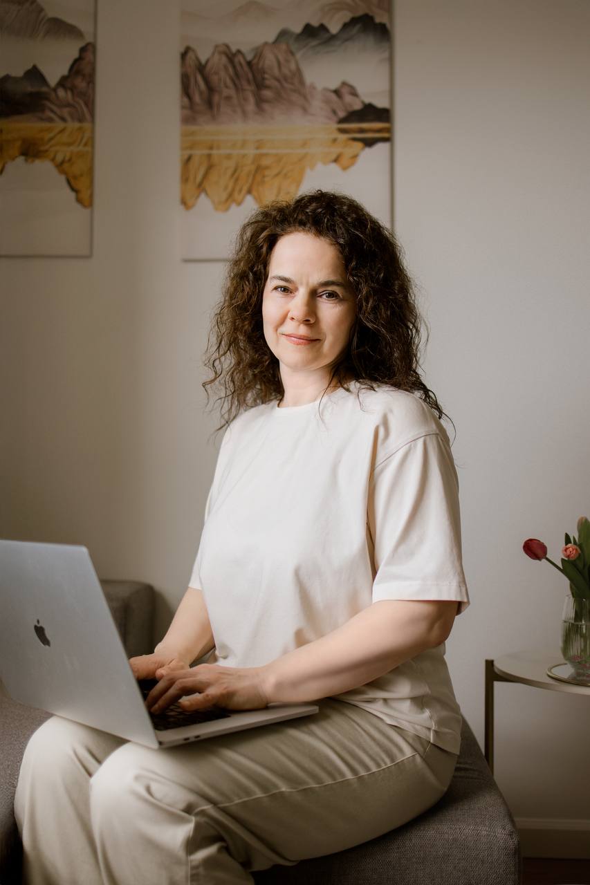 Albina — AI Content Creator